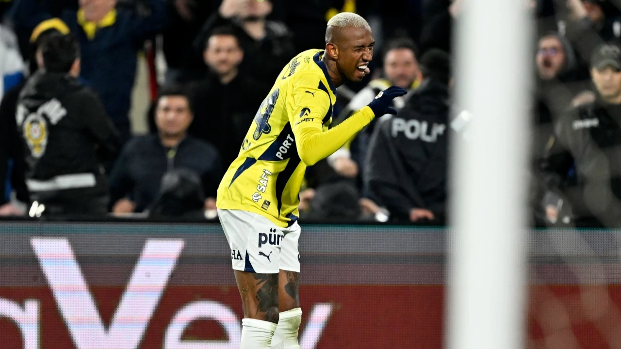 Trendyol Süper Lig’in 30. haftasında Fenerbahçe, Trabzonspor’u 4-1 gibi net