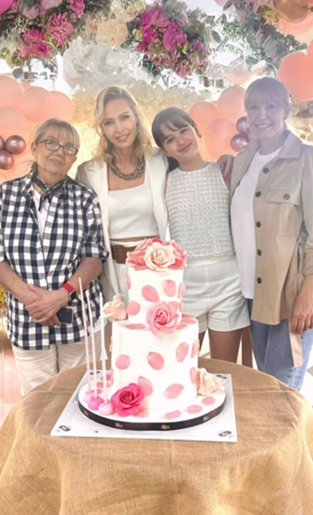 Tatlıses’in Gözbebeği Büyüdü! Elif Ada 11 Yaşında, “Altın Ufağım” Paylaşımı Sosyal Medyayı Duygulandırdı