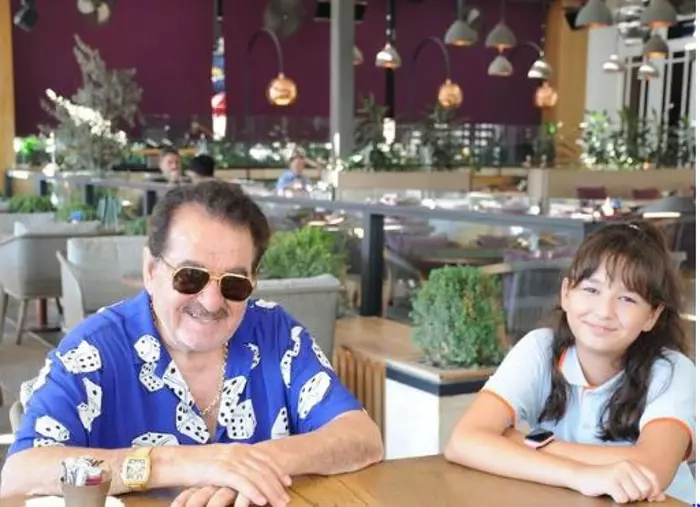Tatlıses’in Gözbebeği Büyüdü! Elif Ada 11 Yaşında, “Altın Ufağım” Paylaşımı Sosyal Medyayı Duygulandırdı