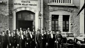 Gazi Mustafa Kemal Atatürk’ün önderliğinde, düşman işgali altındaki Anadolu ve