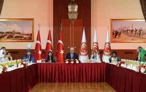 Kurtulmuş, 23 Nisan’ın Türkiye’nin en önemli resmi bayramlarından biri olduğunu