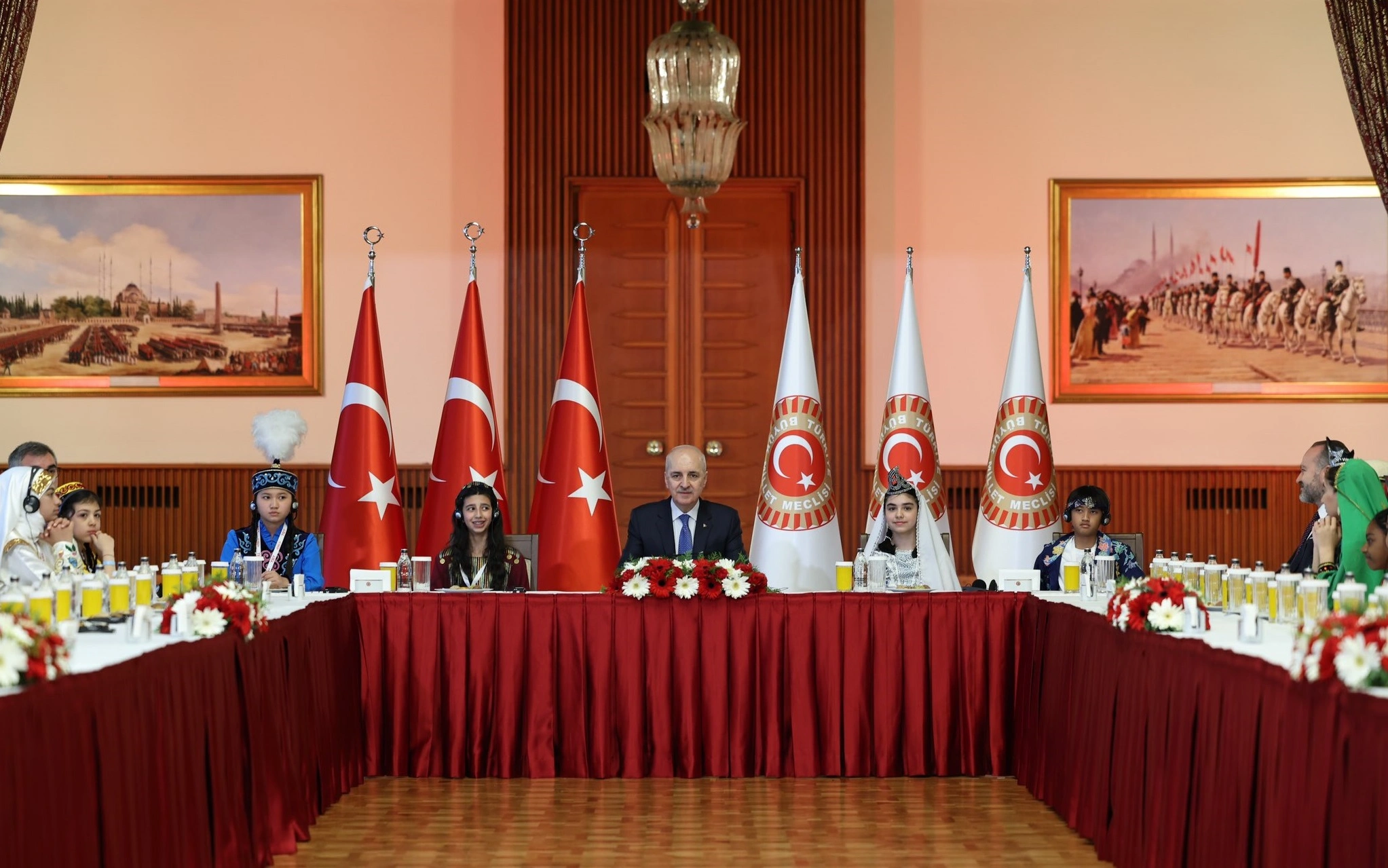 Kurtulmuş, 23 Nisan’ın Türkiye’nin en önemli resmi bayramlarından biri olduğunu