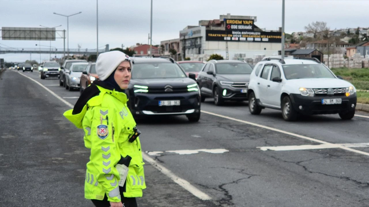 İçişleri Bakanı Yerlikaya, “Lütfen trafikte takip mesafemizi koruyalım” başlığı ile