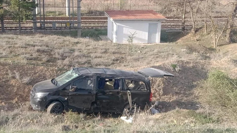 Ünlü Oyuncu Berk Atan Trafik Kazası Geçirdi! Sağlık Durumu Hakkında İlk Açıklama Geldi