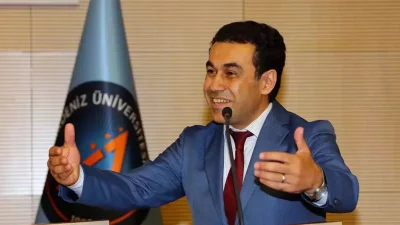 Akdeniz Üniversitesi’nde eski dekan Mehmet Altunkaya’nın profesörlük kadrosu iptal edildi.