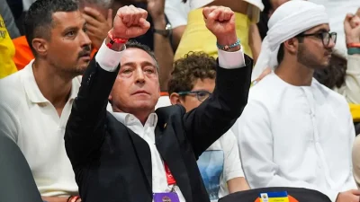 Ali Koç, Fenerbahçe'nin yeni sezon yapılanması için Devin Özek ile