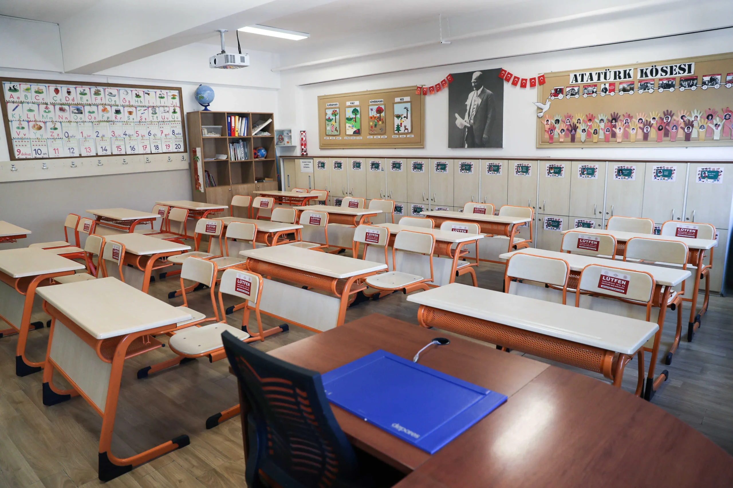 Arefe Günü Okullar Tatil mi? Kurban Bayramı Yaklaşırken Tatil Planları Netleşiyor