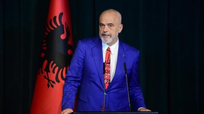 Arnavutluk Başbakanı Edi Rama kaç yaşında, hangi partiden, kimdir? Ressamlıktan