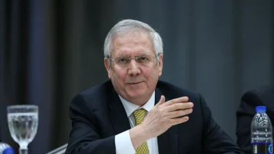 Aziz Yıldırım aday olacak mı sorusu gündemde. Eski başkan şartını