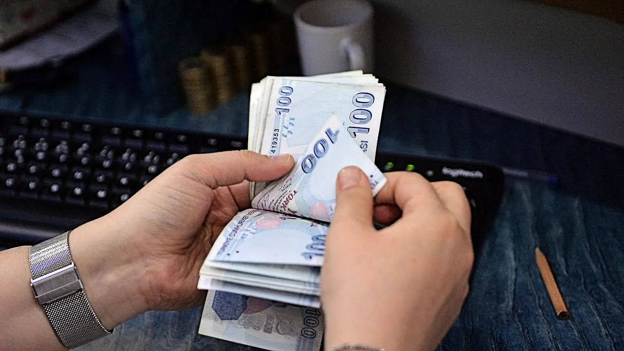 Bayram İkramiyesi Ne Zaman Yatacak? Emeklilerin Gözleri O Tarihlere Çevrildi