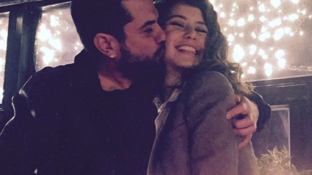 Beren Saat Bebek mi Bekliyor? Çiftten Sosyal Medyayı Sallayan Cevap
