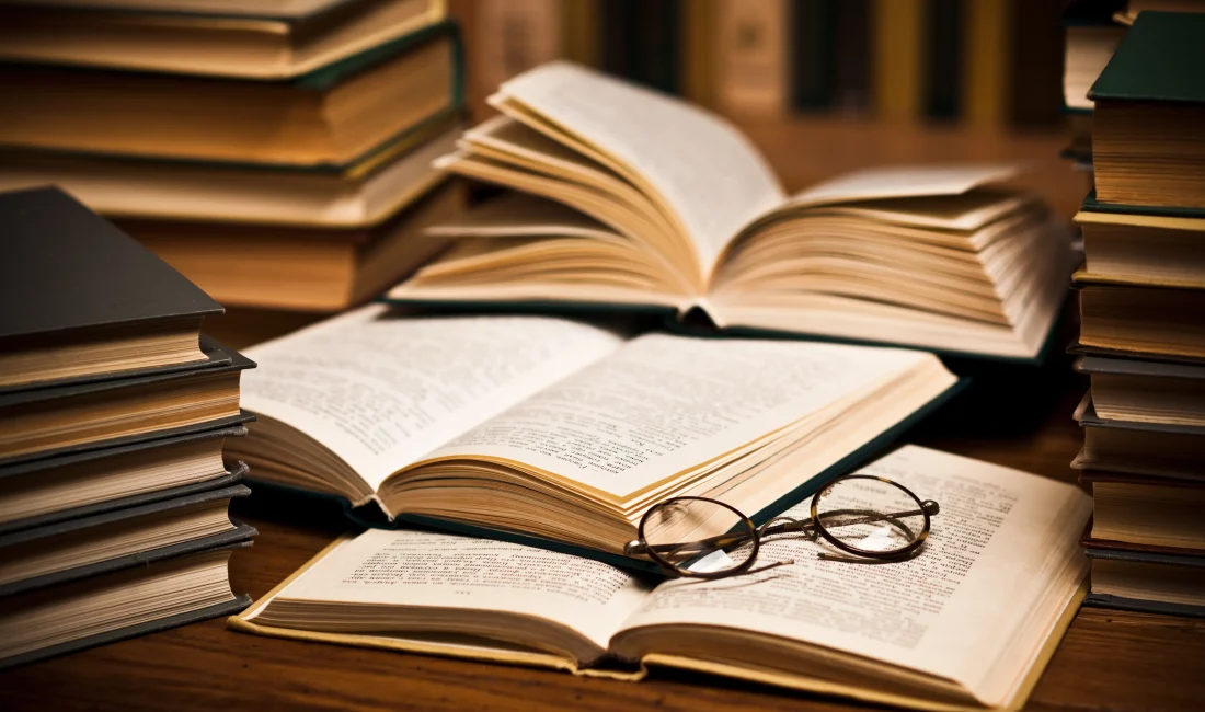 Betimleme nedir? TDK tanımı, türleri ve örnekleriyle betimleme sanatını keşfedin.