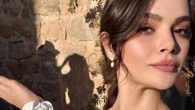 Demet Akalın, Cannes kırmızı halısındaki kombiniyle gündem olan Sinem Ünsal’ı