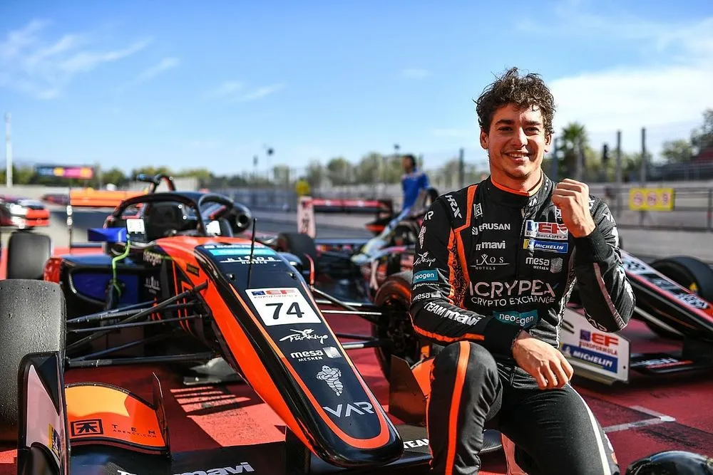 Formula 2 ve Super Formula tecrübesiyle dikkat çeken Türk pilot