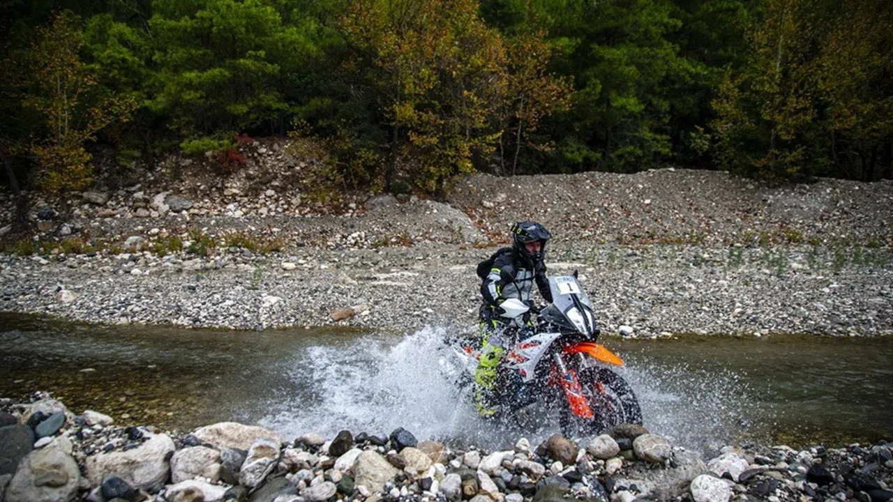 Türkiye’nin dört bir yanından ve yurtdışından gelen adventure motosiklet sürücüleri,