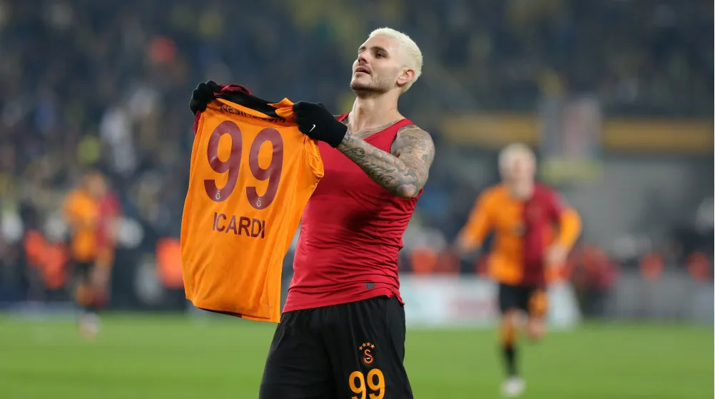 Galatasaray’ın yıldız golcüsü Mauro Icardi, yaşadığı sakatlık sonrası sezonu kapattı.