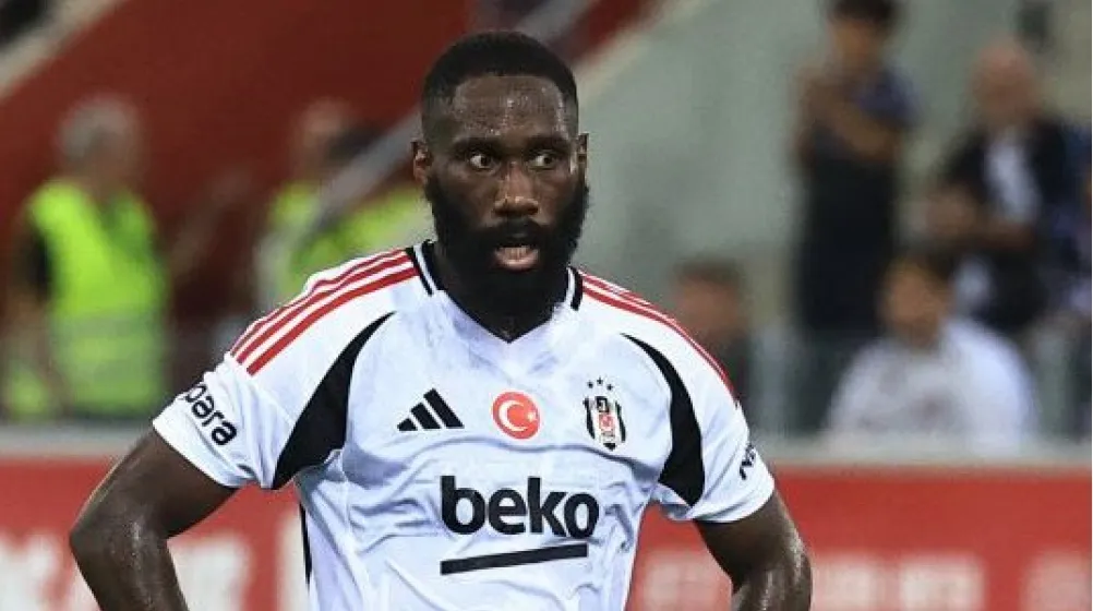 Beşiktaş’ta sezon başında gönderilmesi gündeme gelen Arthur Masuaku, gösterdiği istikrarlı