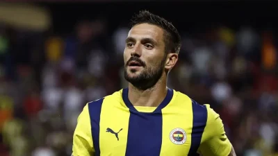 Süper Lig’in 35. haftasında Fenerbahçe, İstanbul’da oynanan mücadelede Medipol Başakşehir’i
