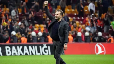 Galatasaray Teknik Direktörü Okan Buruk, takımını Ziraat Türkiye Kupası finali