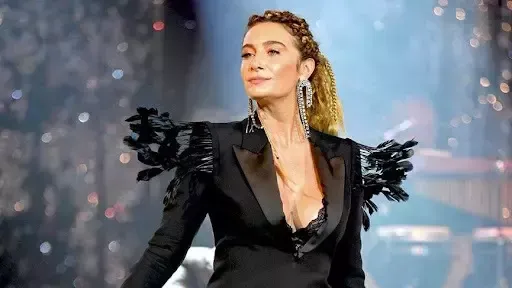 Şarkıcı Sıla Gençoğlu, Avrupa’da serbest dolaşım hakkı sağlayan "altın vize"