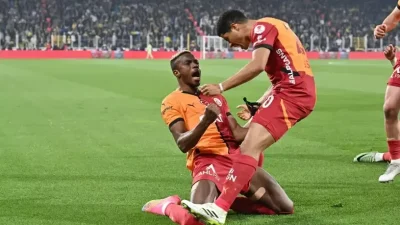Victor Osimhen İçin Süper Lig'de Transfer Yarışı Kızıştı
Galatasaray ve Fenerbahçe,