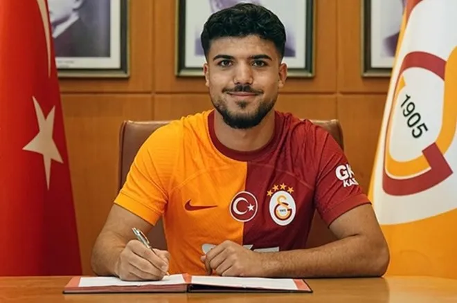 Galatasaray'ın genç futbolcusu Eyüp Aydın'a, İtalya ve Almanya'dan teklifler gelmeye