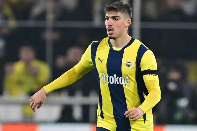 Fenerbahçe'nin genç stoperi Yusuf Akçiçek, Marsilya'nın ilgisini çekti. Fransız kulübü,