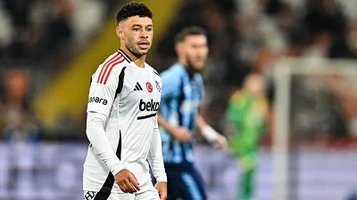 Beşiktaş, Adana Demirspor ile oynanan maçta sakatlanan Alex Chamberlain'in sağ