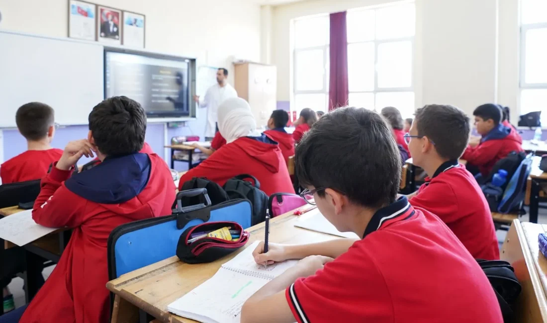 MEB, haftalık ders çizelgesinde değişiklik yaparak 8. sınıflarda verilen "Rehberlik