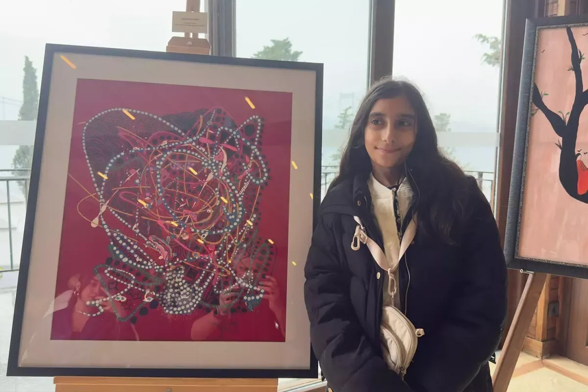 12 yaşındaki Zeynep Reyyan Gören, İstanbul’da ilk kişisel resim sergisini