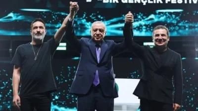 Ünlü rapçi Sagopa Kajmer, AK Parti Genel Merkez Gençlik Kolları