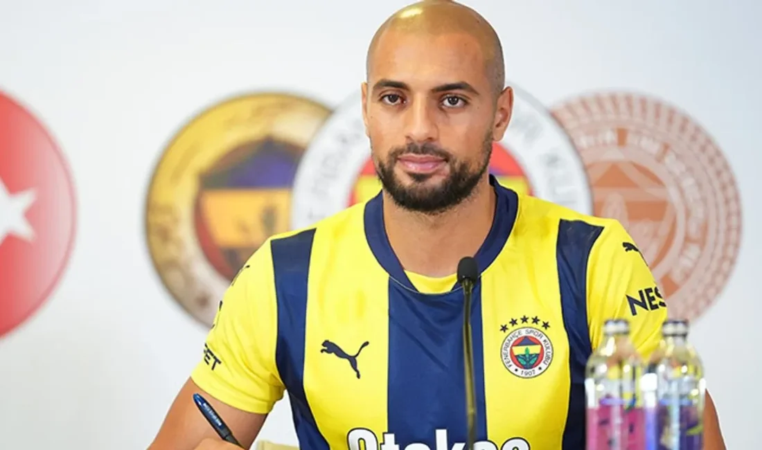 Fenerbahçe'nin Eyüpspor'u 2-1 mağlup ettiği maçta kart cezası nedeniyle forma