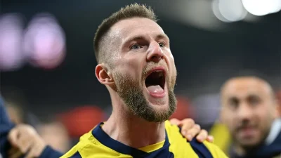 Sarı-lacivertli taraftarlar, şampiyonluk yarışından kopulmasının ardından Eyüpspor maçına ilgi göstermedi.