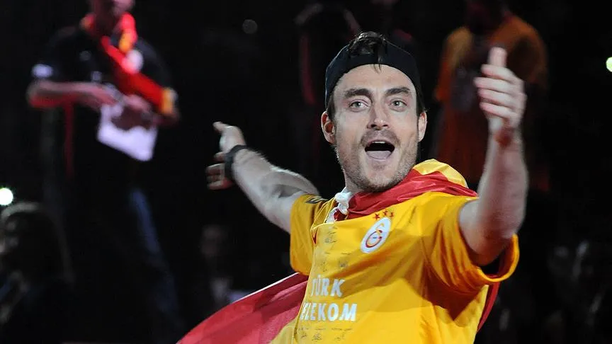 İspanyol teknik direktör Albert Riera, Slovenya'da Celje takımına kupa kazandırmasının