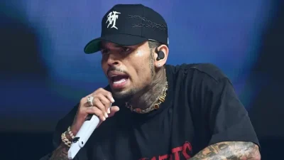 Amerikalı R&B şarkıcısı Chris Brown, 2023'te Londra'daki Tape gece kulübünde
