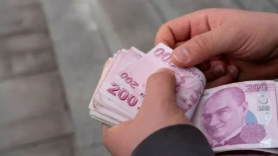 Milyonlarca emekli ve asgari ücretle çalışan vatandaşların merakla beklediği ara