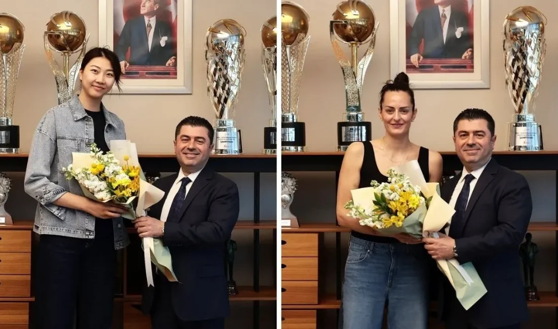 VakıfBank Kadın Voleybol Takımı, orta oyuncu Yuan Xinyue ve smaçör