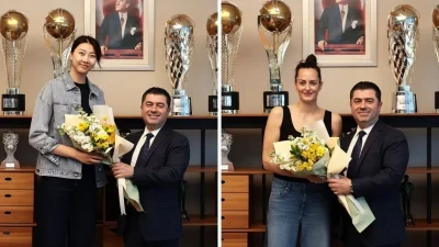 VakıfBank Kadın Voleybol Takımı, orta oyuncu Yuan Xinyue ve smaçör