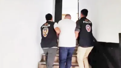 İzmir’de ev hanımlarını evde iş vaadiyle dolandıran suç şebekesi, polis