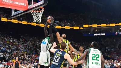 Fenerbahçe Beko, THY EuroLeague Final Four yarı finalinde Panathinaikos’u 82-76