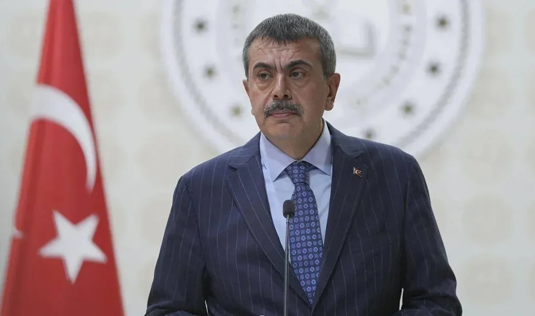Kayseri’de düzenlenen 17. Uluslararası MEB Robot Yarışması’nın ödül törenine katılan