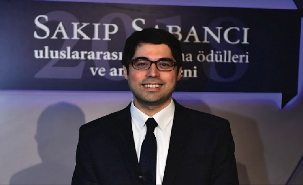 Sabancı Üniversitesi öğretim üyesi Berk Esen, Türkiye medyasında “her şeye