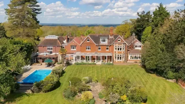 Sinema dünyasının efsanevi yönetmeni Stanley Kubrick’in İngiltere’nin Hertfordshire bölgesinde, 14