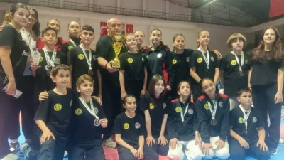 Eskişehirli karate sporcuları, Bursa’da düzenlenen ‘İller Arası Karate Ligi Final