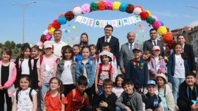 Dumlupınar Üniversitesi Eğitim Fakültesi, bu yıl ikincisini düzenlediği Çocuk Şenliği'ni