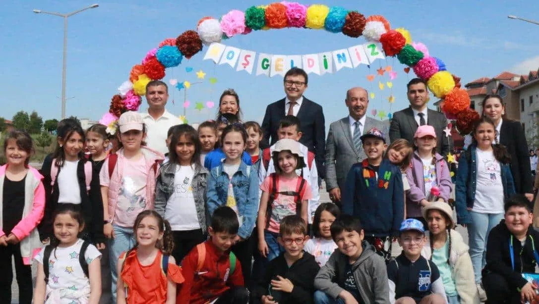 Dumlupınar Üniversitesi Eğitim Fakültesi, bu yıl ikincisini düzenlediği Çocuk Şenliği'ni