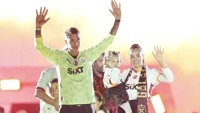 Fernando Muslera, Galatasaray’ın 5. yıldızını kutlamak için düzenlenen şampiyonluk töreninde