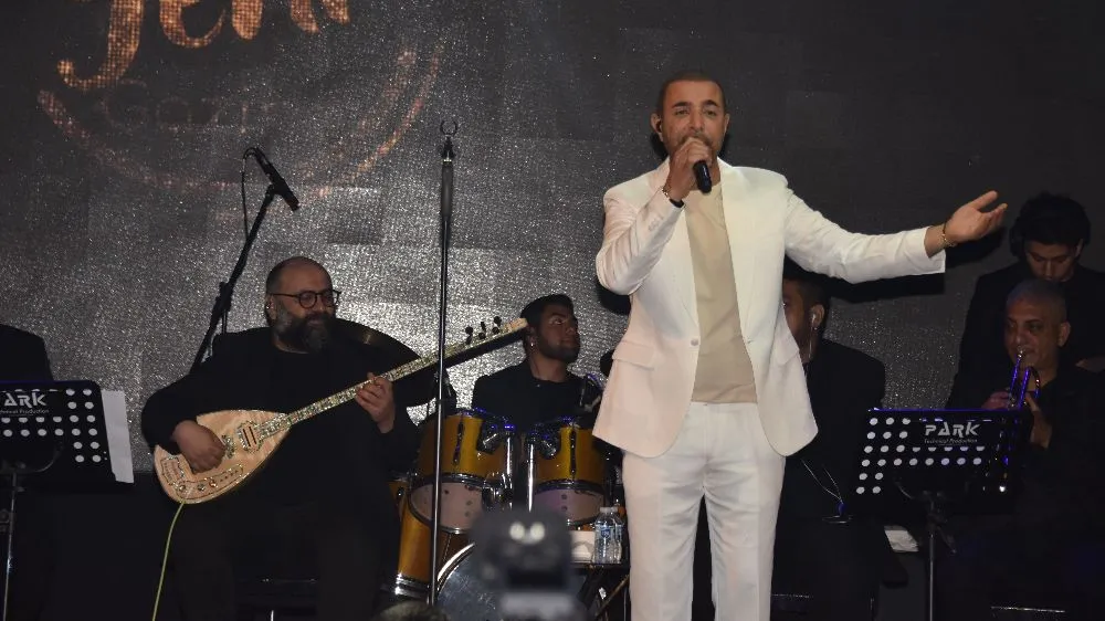 Cengiz İmren, uzun bir aradan sonra İstanbul Yeni Gazino sahnesinde