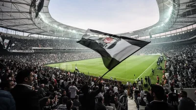 Beşiktaş, yeni sezon öncesi kadrosunu güçlendirmek için transfer çalışmalarına hız