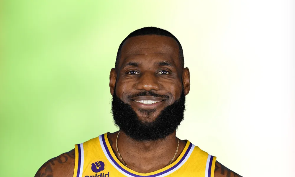 LeBron James, 39 yaşına yaklaşırken NBA’deki 21. sezonuna başladı ve